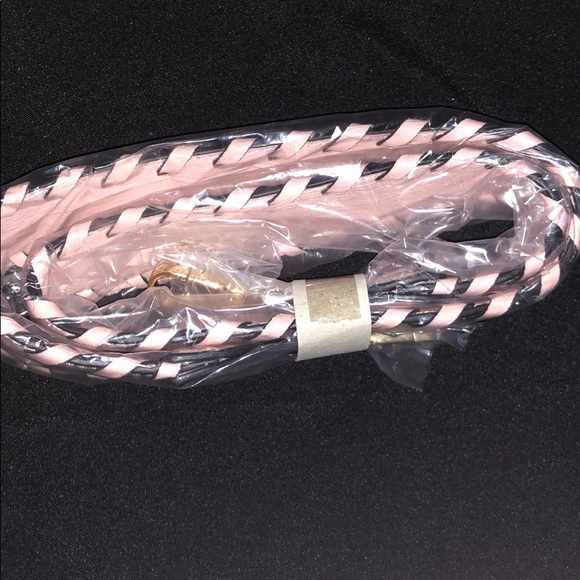 A.V.I Handbag - Picture 6 of 7